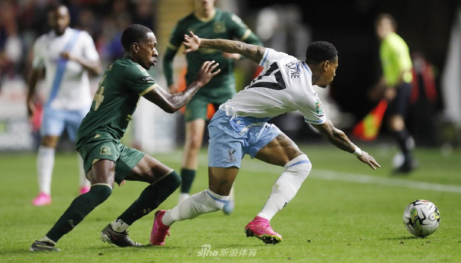 球都显得意 球都显得意