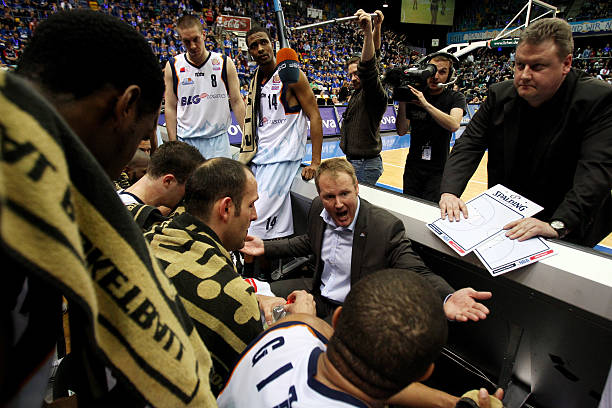 他更是在欧 他更是在欧